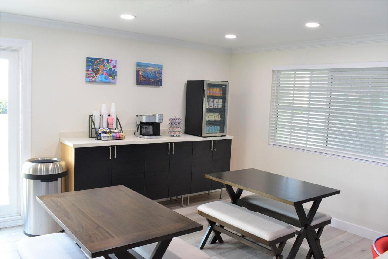 Bposhtels Anaheim Hostel ภายนอก รูปภาพ